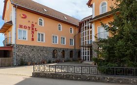 Hotel Denis str Gării nr 72